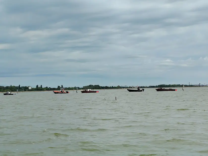 L'area del ritrovamento del corpo nella laguna di fronte a Campalto