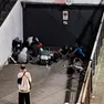 Così si presenta la sera la rampa d’accesso ai garage nel condominio di via Gozzi