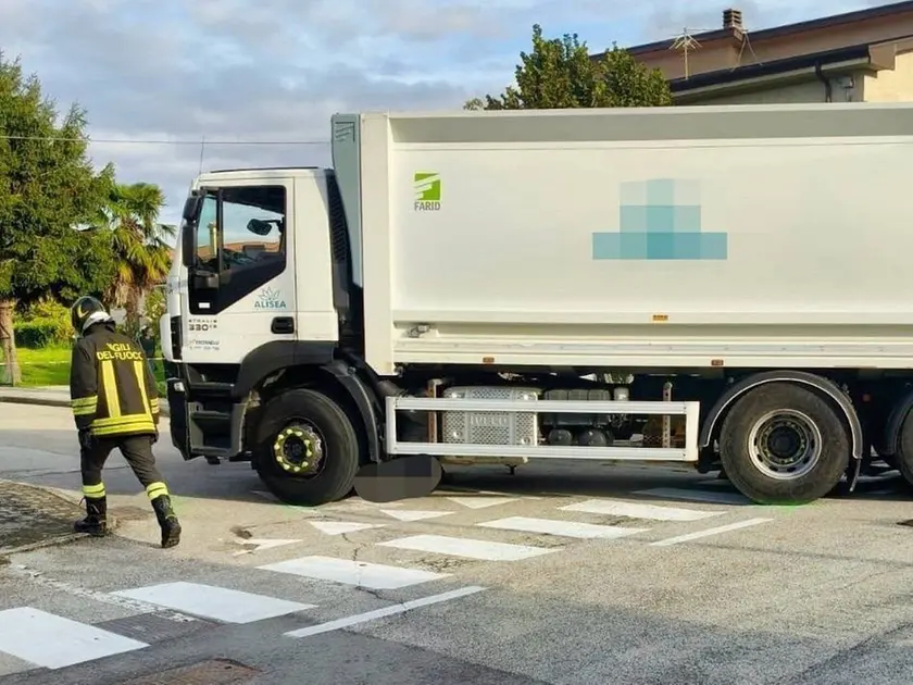 Mamma travolta dal camion: il luogo della tragedia