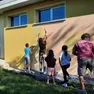 Adulti e bambini al lavoro