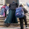 Alunni all'ingresso a scuola