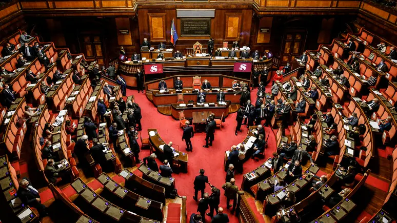 Clima, M5S contro il manuale nelle scuole di Belluno: «Va ritirato»