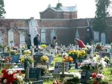 Nei cimiteri veneziani serve spazio, vanno esumate le salme