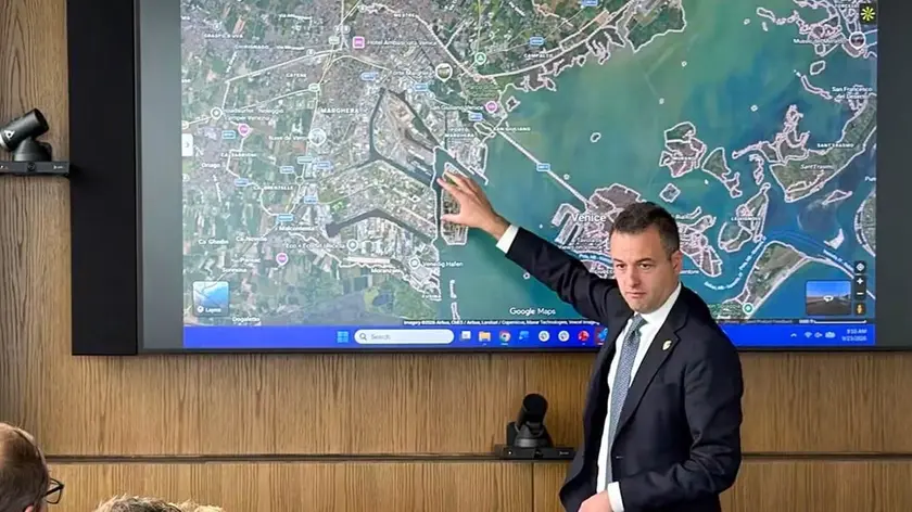 Il sindaco di Venezia Simone Venturini