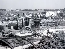 Un'immagine dei danni del tornado del 1970