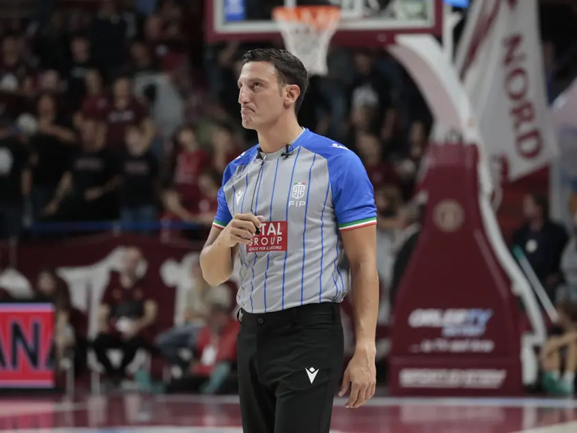 L'arbitro Attard (foto Pòrcile)
