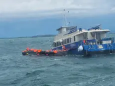 L’operazione di soccorso con l’Audace in balia delle onde
