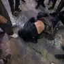 Un fermo immagine della rissa