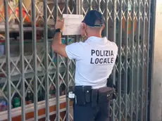 La polizia locale ha messo i sigilli a un bar a San Geremia