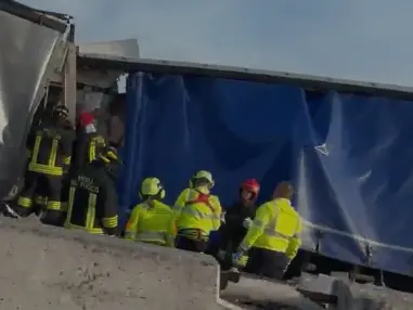 I soccorritori sul luogo dell'incidente