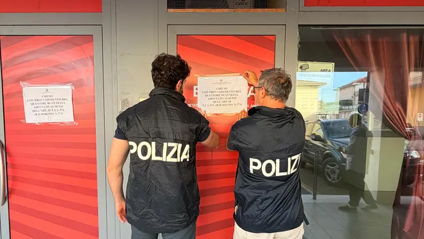 La polizia chiude per 10 giorni la sala slot di Noale