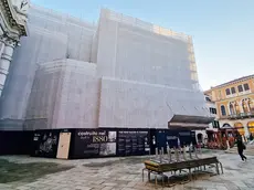 L’hotel Bauer di Venezia è da anni un cantiere aperto: l’apertura slitta al 2029
