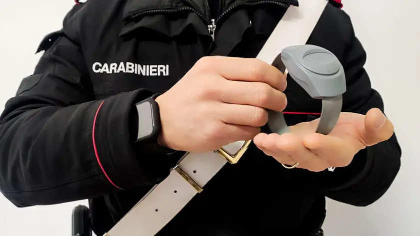 Per l'uomo è scattato il divieto di avvicinamento