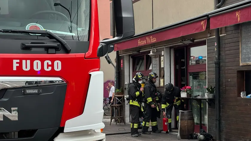 L'intervento dei vigili del fuoco all’Hosteria Vite Rossa di Mestre