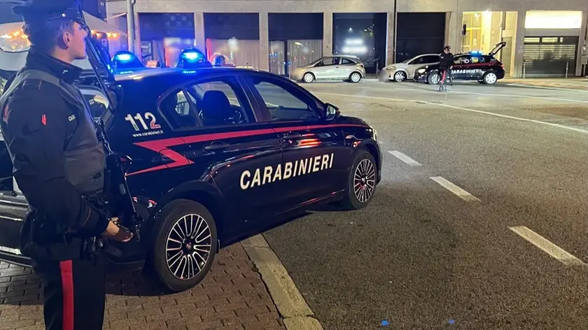 Controlli dei carabinieri in via Piave