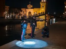 Le indagini dei carabinieri all'Arsenale (foto Interpress)