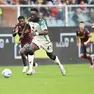 Akor Adams in azione contro il Genoa