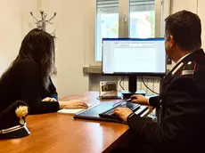 La donna ha denunciato l'ex ai carabinieri