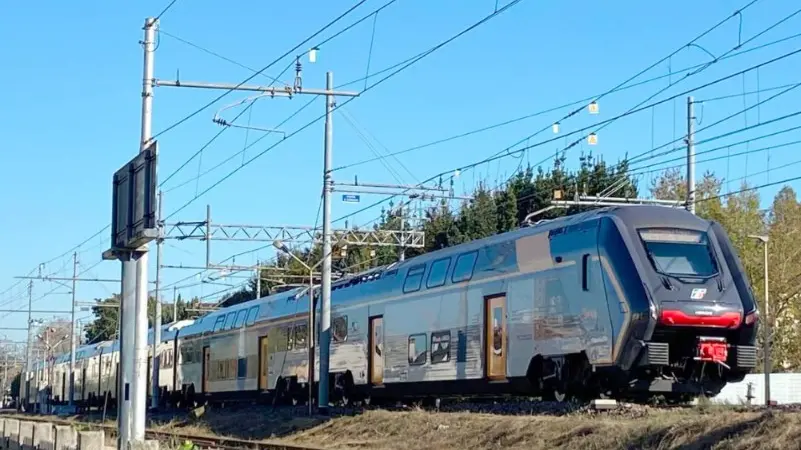 Un treno regionale Venezia-Portogruaro