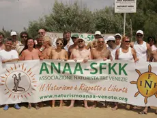 innaugurazione spiaggia naturista jesolo ve - La soddisfazione dei naturisti dell'associazione Anaa