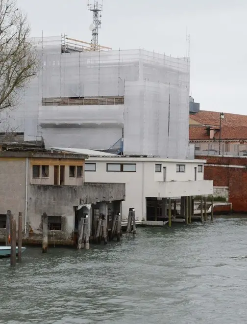 Interpress/M.Tagliapietra Venezia 12.04.2018.- Lavori di restauro fabbricato 214 per nuovo Centro Medico "Bielo Hub". Piazzale Roma.