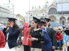 INTERPRESS GF.TAGLIAPIETRA. 20.04.2013.- LAUREE IN PIAZZA S.MARCO.