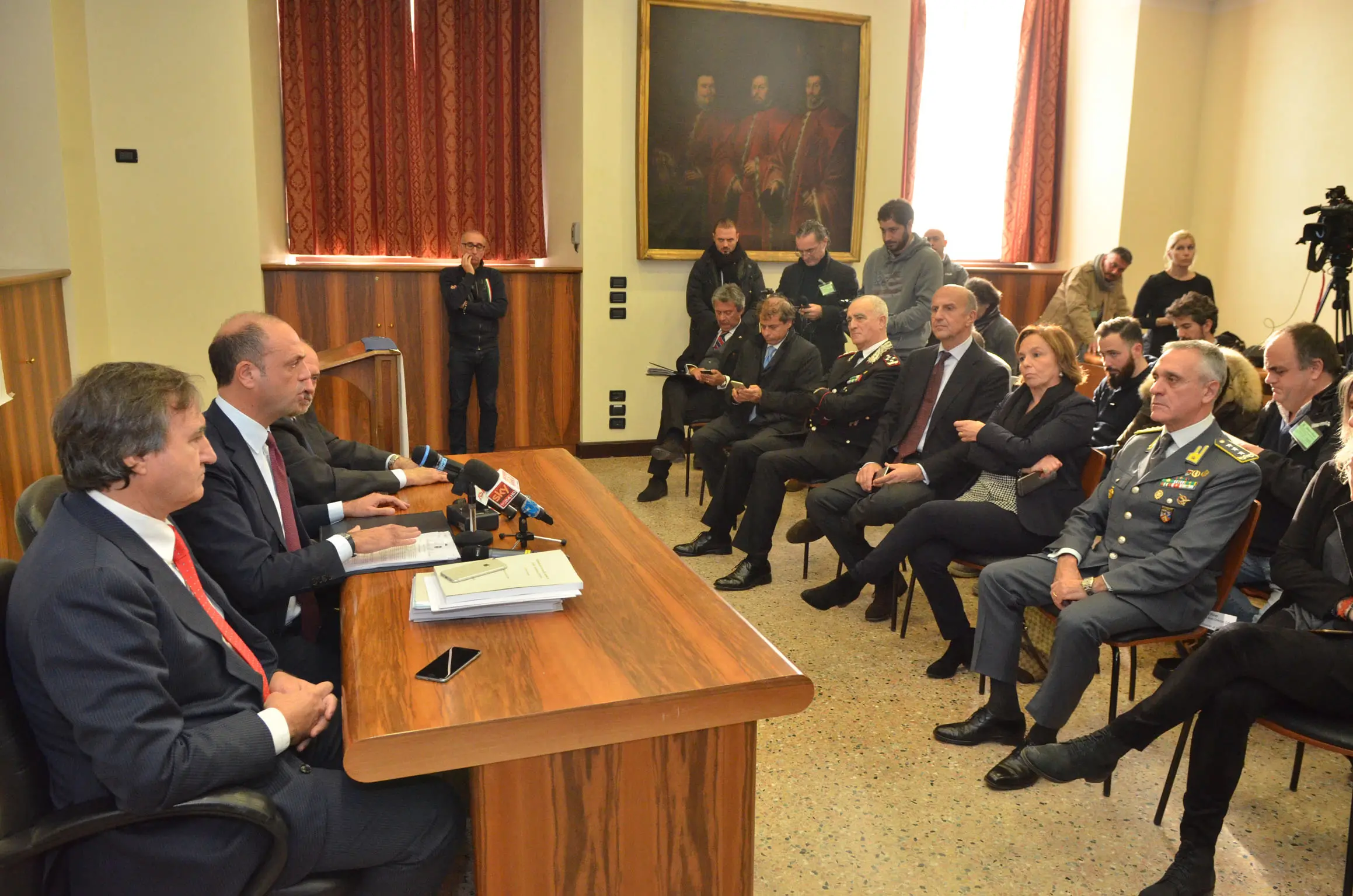 Il sindaco Brugnaro, il ministro Alfano e il prefetto Cuttaia alla presentazione del Piano Sicurezza