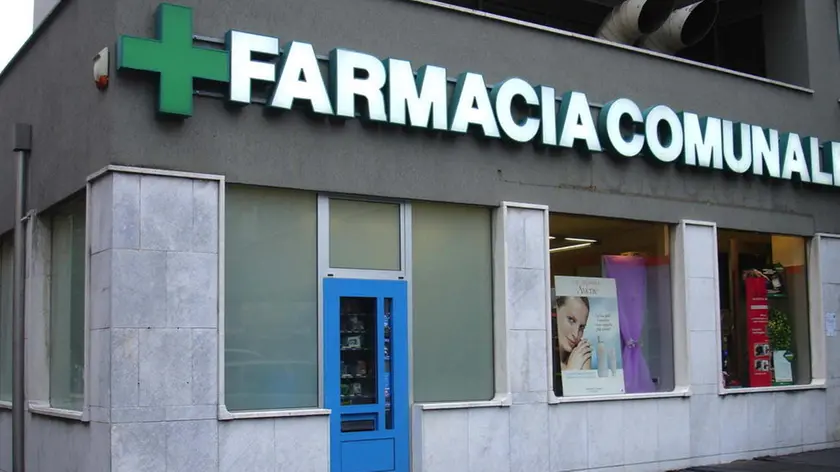 SPINEA: FOTO FARMACIA COMUNALE DI SPINEA 27/10/2006 © LIGHTIMAGE -