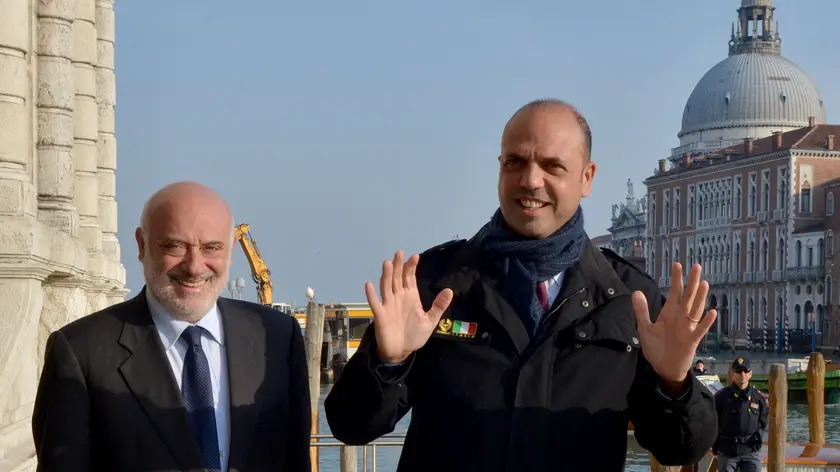 Il ministro Angelino Alfano e il prefetto Domenico Cuttaia