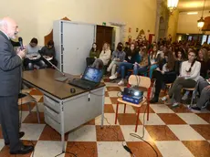 Interpress/M.Tagliapietra Venezia 25.10.2016.- Il Prefetto Domenico Cuttaia e la Preside Annavaleria Guazzieri incontrano gli studenti del Liceo Marco Polo per il casa della Prof. Fiorenza Pontini.