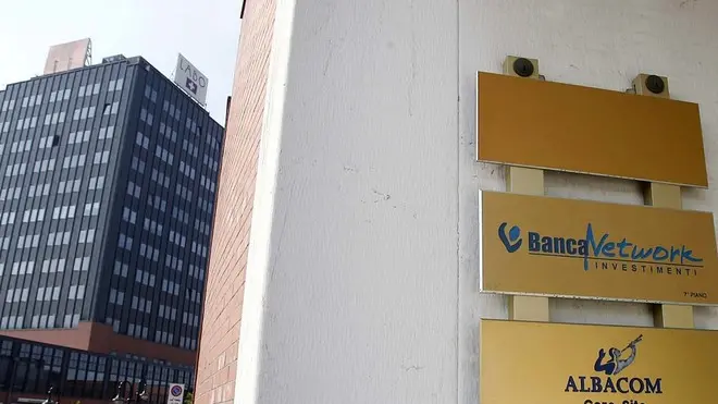 FERRO - ESTERNO BANCA NETWORK