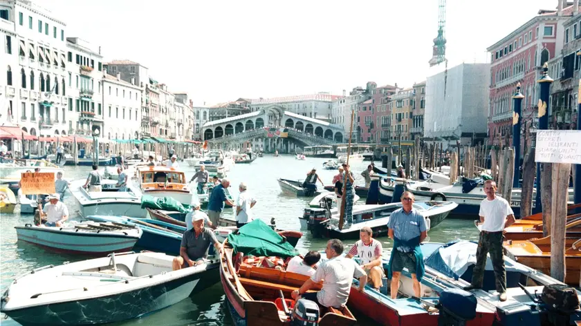 Protesta in Canal Grande per i posti barca