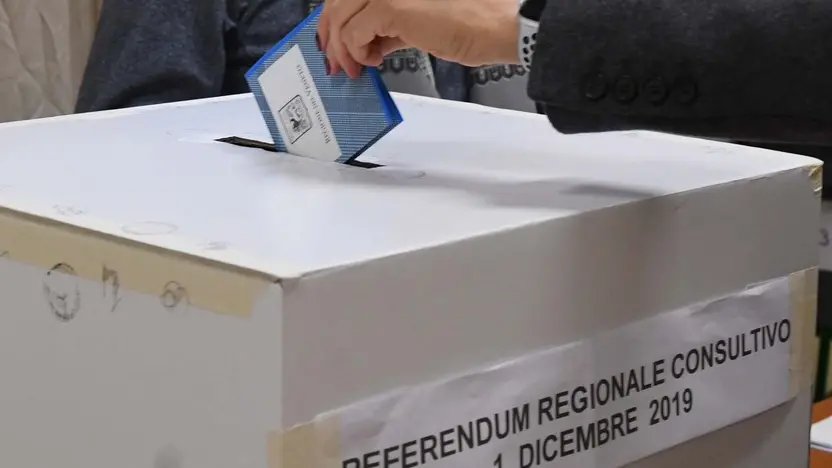 Interpress\M.Tagliapietra Venezia 01.12.2019.- Referendum. Votazioni. Istituto Dante Alighieri.