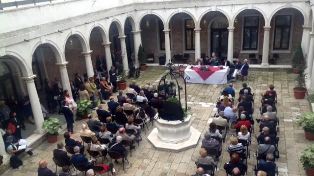 Il chiostro del nuovo centro di soggiorno dell'Ire