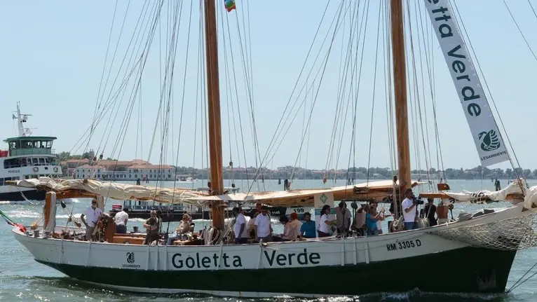 Interpress/Gf Tagliapietra. 25.06.2015.-Goletta Verde Legambiente "Don't Waste Venice"