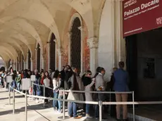 Interpress/Mazzega Scattolin Venezia, 06.04.2015.- Turismo Pasquale a Venezia.- Nella foto in coda per visitare Palazzo Ducale.-