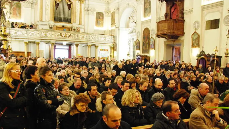 DEPOLO SCORZè: FUNERALI DI GIULIO ANTONINI IL RAGAZZO MORTO NELL'INCIDENTE AEREO 19/01/2008 LIGHTIMAGE
