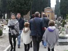 Foto Agenzia Candussi/ Morsego/ Mestre, cimitero/ Persone visitano i loro cari defunti nella giornata di tutti i santi