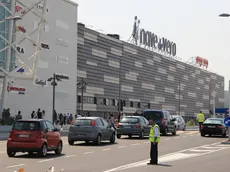 25 aprile 2014 - Festa della Liberazione - Centro commerciale Nave de Vero aperto - nella foto parcheggi pieni