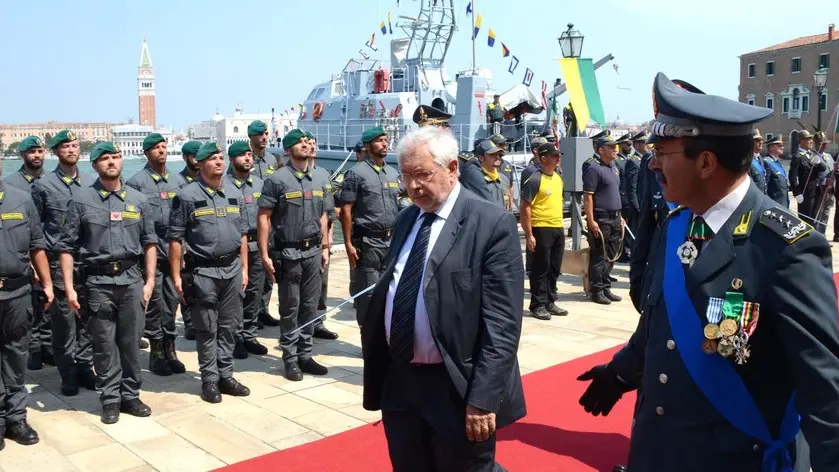 Interpress/Mazzega Venezia, 23.06.2017.- Giudecca, 243° anniversario della fondazione della Guardia di Finanza.- Nella foto; Pierpaolo Baretta con il Gen. Giuseppe Vincanolo.-