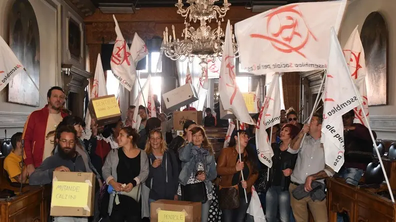 Interpress/M.Tagliapietra Venezia 10.10.2018.- Basta Sfratti. Occupazione sala consigliare di Cà Farsetti. Municipio. Tommaso Cacciari e compagnia.