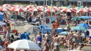 La spiaggia di Caorle ieri pomeriggio