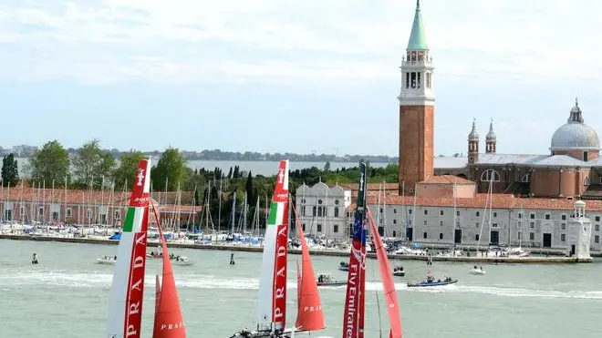 Caiaffa Interpress/M.Tagliapietra Venezia 13.05.2012.- Regata città di Venezia dei catamarani in bacino San Marco.