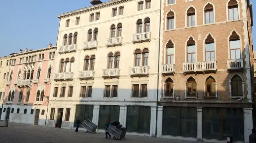 Vitucci Interpress/Tagliapietra Venezia 09.11.201.- ( servizio esclusivo) Controlli e sequestri documentazioni della Guardia di Finanza negli uffici dell'Edilizia Privato del Comune di Venezia in campo Manin