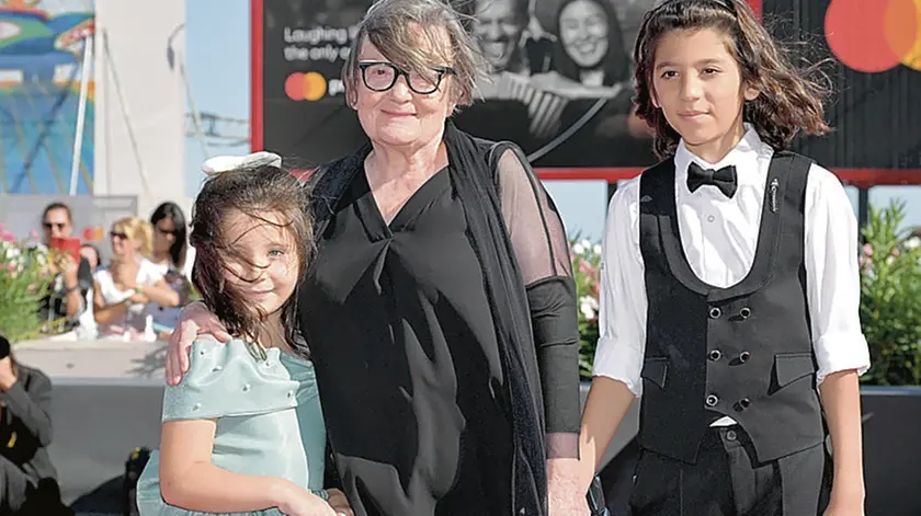 “Green Border”, la regista Agnieszka Holland con i due piccoli attori