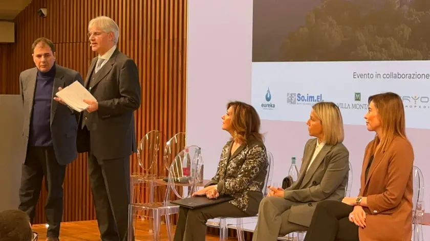 Alberto Bollis insieme al ministro Maria Elisabetta Alberti Casellati, all'assessore Manuela Lanzarin e all'onorevole Maria Elena Boschi