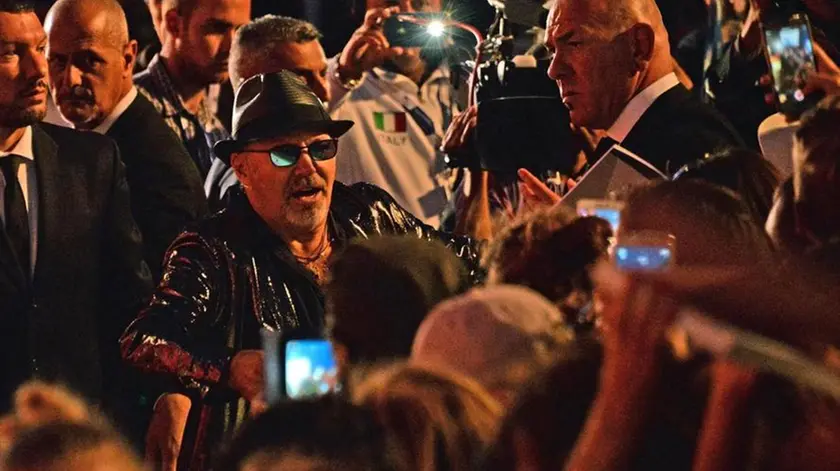 Italian singer Vasco Rossi arrives for the premiere of the movie Decalogo di Vasco' at the 72nd annual Venice International Film Festival, in Venice, Italy, 11 September 2015. The movie is presented in out of competition at the festival running from 02 September to 12 September. ANSA/ANDREA MEROLA