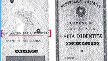 La carta d’identità della donna con scritto «non valida per l’espatrio»