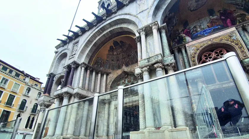 Le barriere a protezione della Basilica di San Marco