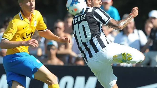 Foto Sandro Falzone - LaPresse.11 08 2013 Villar Perosa.Sport Calcio .Villar Perosa Stagione 2013 2014 JuventusA vs JuventusB.Nella foto: tevez carlos..Photo Sandro Falzone - LaPresse.11 08 2013 Villar Perosa ( Italy ).Sport Soccer.Villar Perosa Season 2013 2014 JuventusA vs JuventusB.In the pic: tevez carlos